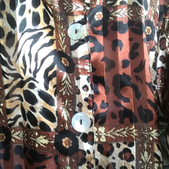 Vintage Impressions of California Animal Print Button Up Top - Picture 4 of 5